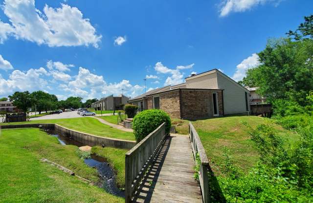 Woodcrest Apartments photos photos