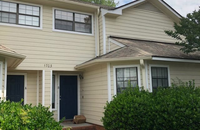 1703-b 41st Street Tara Court - 1703 41st St, Wilmington, NC 28403