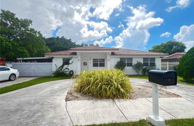 1351 SW 70th Ave photos photos