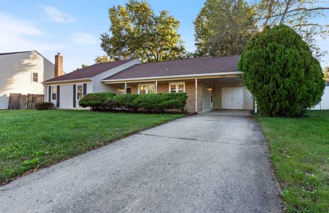 Charming Single-Level Home with Spacious Backyard on a Quiet Alexandria Cul-de-Sac Gallery 4