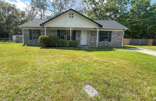 AVAILABLE APRIL [SMALL PETS ONLY] - 111 Bass Road, Walthourville, GA 31301