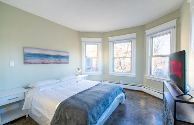 312 Franklin Street - Unit 2 Gallery 1