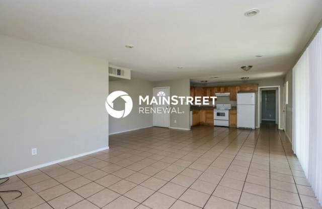 3823 North 48th Drive Gallery 2