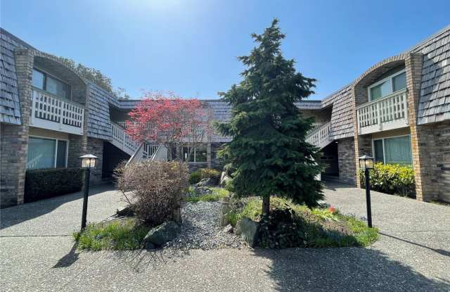 1199 SE 9th Ave #303 - 1199 Southeast 9th Avenue, Oak Harbor, WA 98277