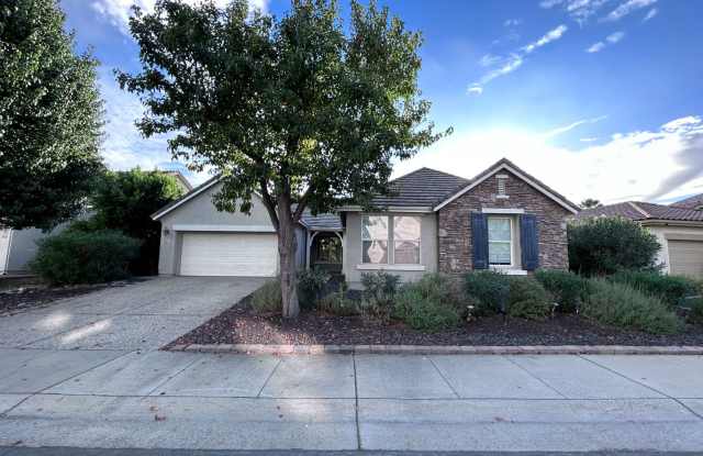 Gorgeous Four Bedroom Two Bathroom Home - Do Not Disturb Occupants Gallery 1