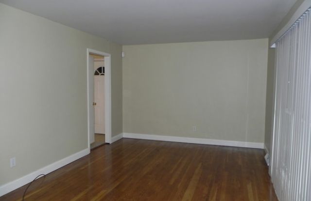 13311 Park Lane Gallery 2