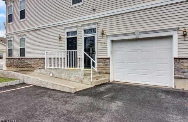 1302 Meadow Brook Ct Gallery 3