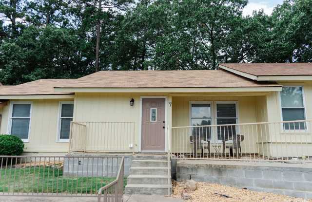 Completely Remodeled and updated - 7 Perralena Lane, Hot Springs Village, AR 71909