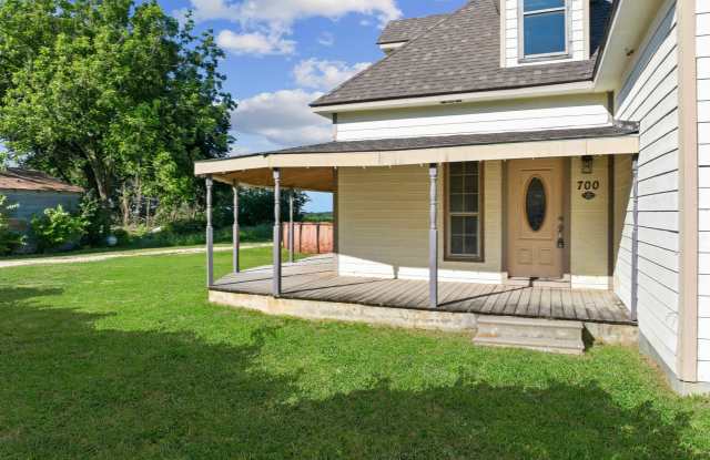 700 Harrel Avenue Gallery 3
