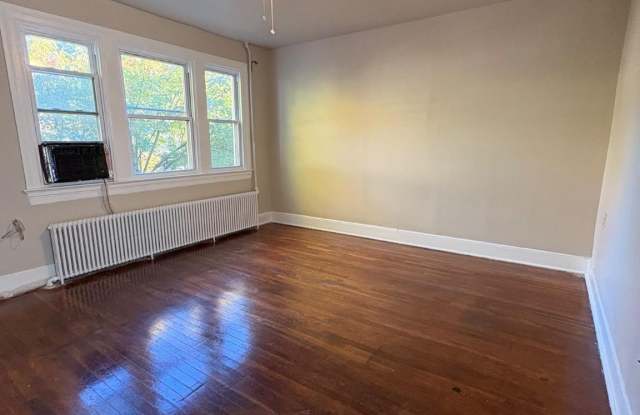 1218 STAPLES Street NE Gallery 4
