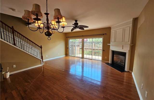 1367 Thornborough Drive Gallery 4