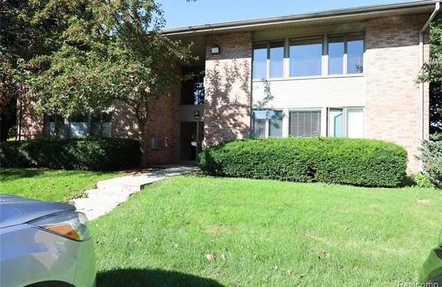 359 CONCORD PL APT 4 Gallery 1