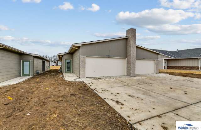 Newer 3 bedroom 2 bath duplex SE Wichita photos photos