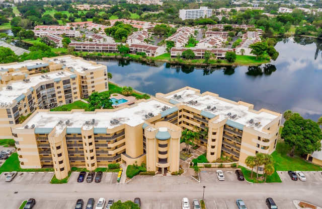 6475 W Oakland Park Blvd photos photos