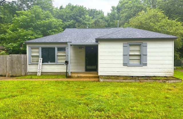 1644 Russwood Road photos photos