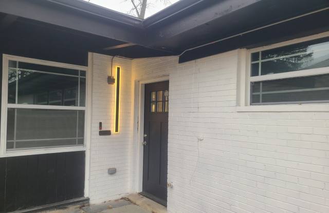 336 Oakwood Street Gallery 4