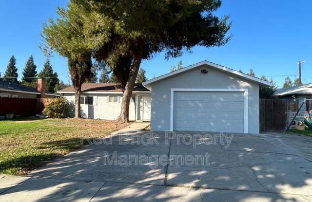 315 Donner Rd - 315 Donner Road, Merced, CA 95341