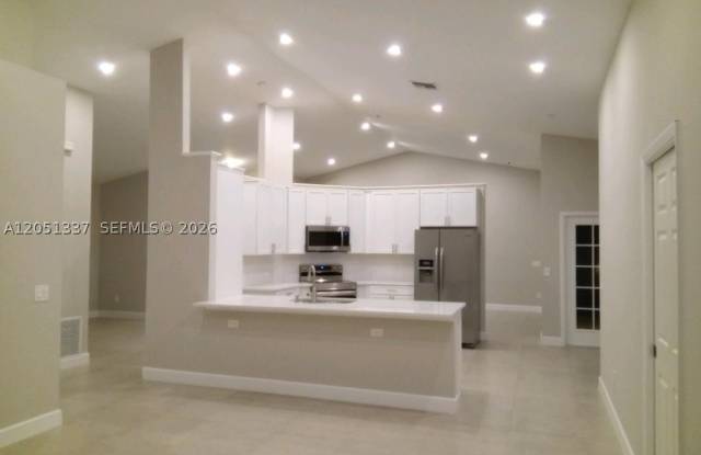 9367 LAKE SERENA Gallery 2
