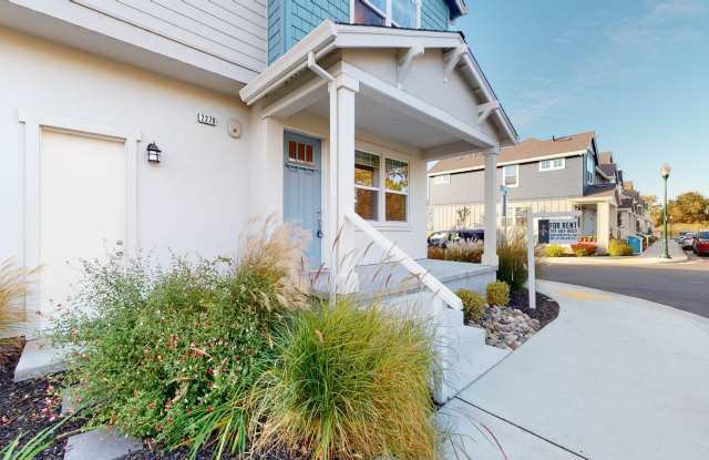 Beautiful 3 Bedroom 3 Full bath with 1 Car garage! photos photos