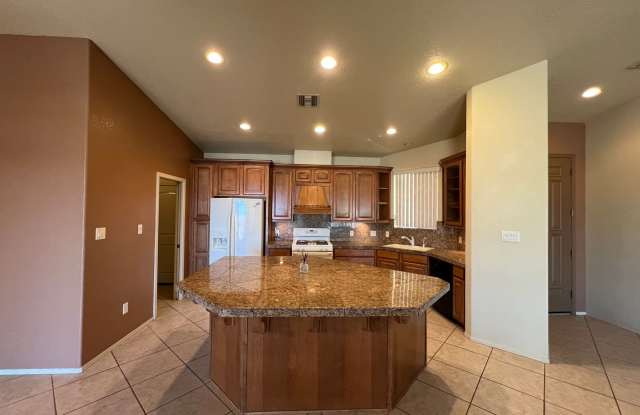 TERRACES HOME WITH VIEWS! Gallery 4
