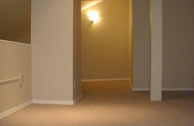 400 Mount Pleasant Avenue Gallery 4