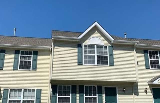 2404 TALL PINES Gallery 3