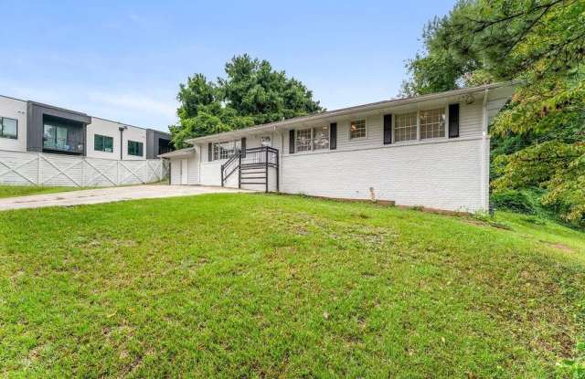 1131 Custer Avenue SE photos photos