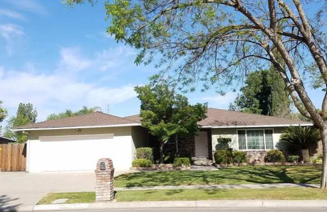 Beautiful 4 bedroom 2 bath home! - 6630 North Chance Avenue, Fresno, CA 93710