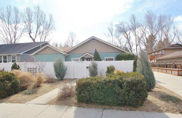 Charming Single-Level Cottage Style Home photos photos