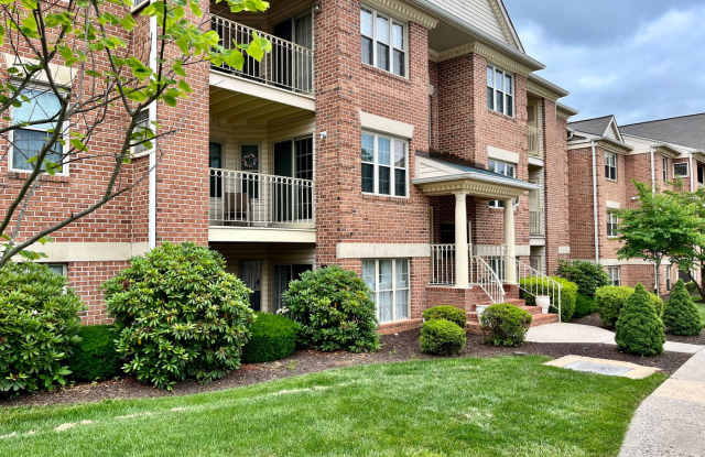 Charming 2 Bedroom/2 Bathroom Apartment Unit in Pond Condos! photos photos Charming 2 Bedroom/2 Bathroom Apartment Unit in Pond Condos! photos photos