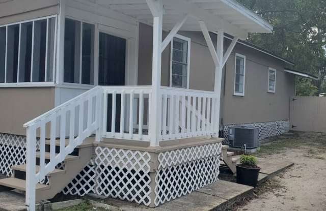 1546 East 11th Street - 1546 East 11th Street, Jacksonville, FL 32206