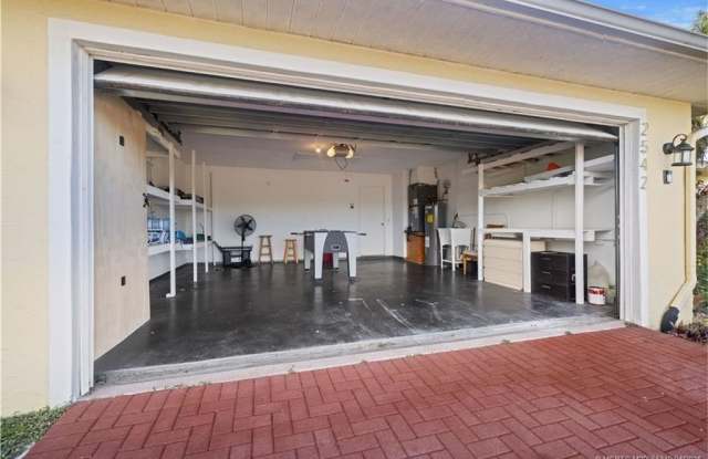 2542 SW Kensington Street Gallery 4