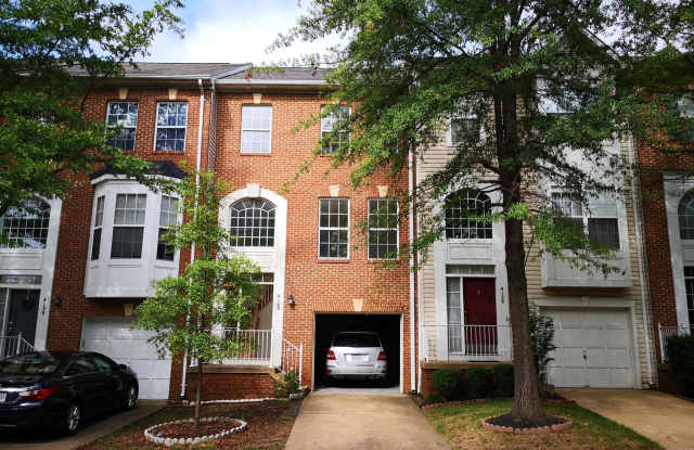 4128 GROVER GLEN COURT - 4128 Grover Glen Court, Fair Oaks, VA 22030