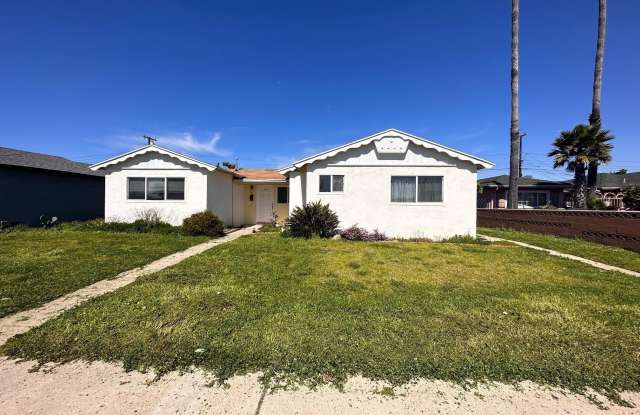 1111 Spruce Street - 1111 Spruce Street, Oxnard, CA 93033
