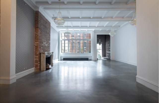 13 Gramercy Park South Gallery 3