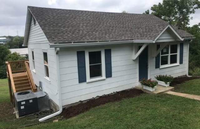 802 S Water St - 802 S Water St, Columbia, TN 38401