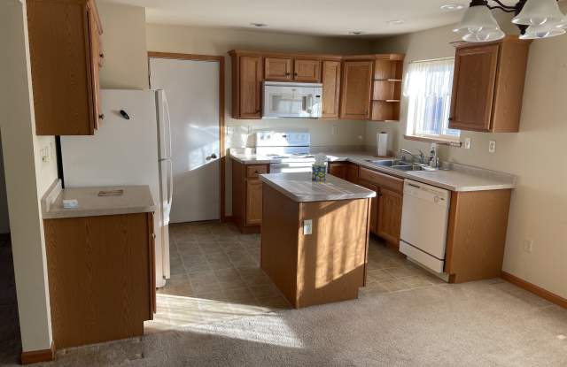 508 3rd Street - 508 3rd Street, Charles City, IA 50616