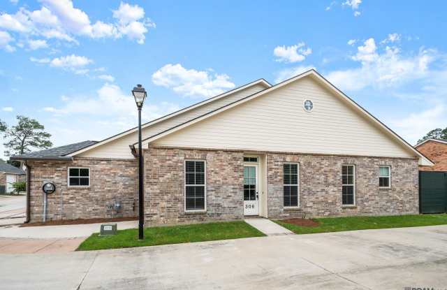 306 Saint Thomas Ln photos photos