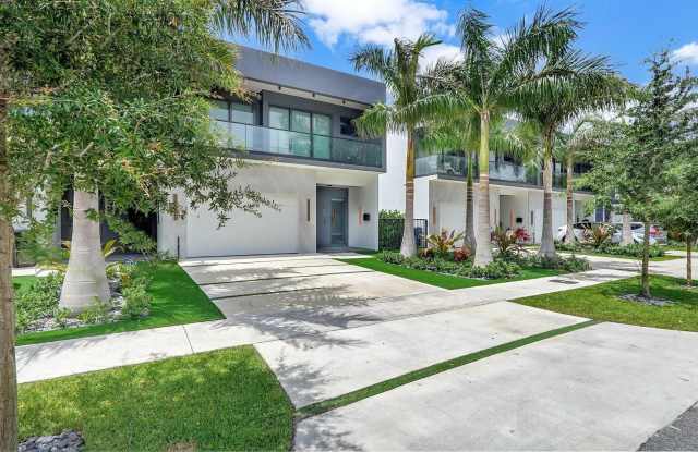 1620 NE 5TH Court Gallery 1