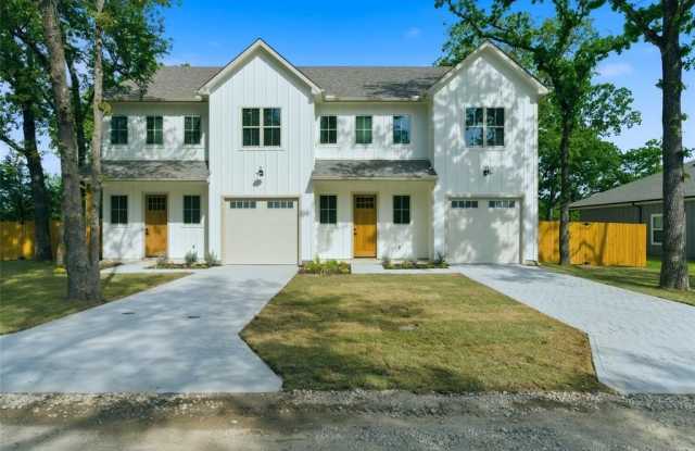 200 Dover Drive photos photos