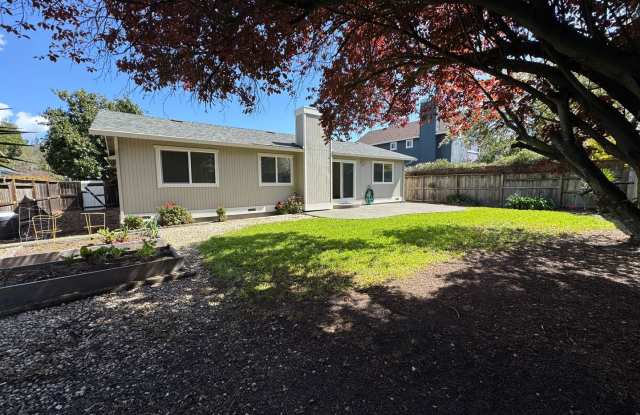 Charming 3 Bed, 2 Bath Home in Petaluma!! NOW $500 MOVE-IN PROMO! Gallery 3