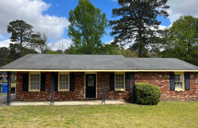**AVAILABLE NOW**4 Bedroom / 1.5 Bathroom Home for Rent in East Columbus, GA*** photos photos