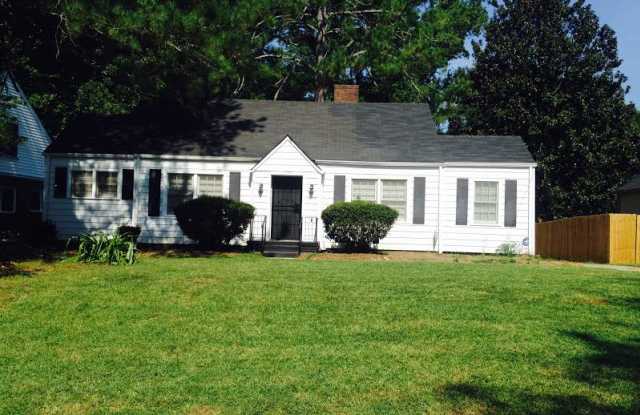 1685 S Alvarado Terrace SW - 1685 South Alvarado Terrace Southwest, Atlanta, GA 30311