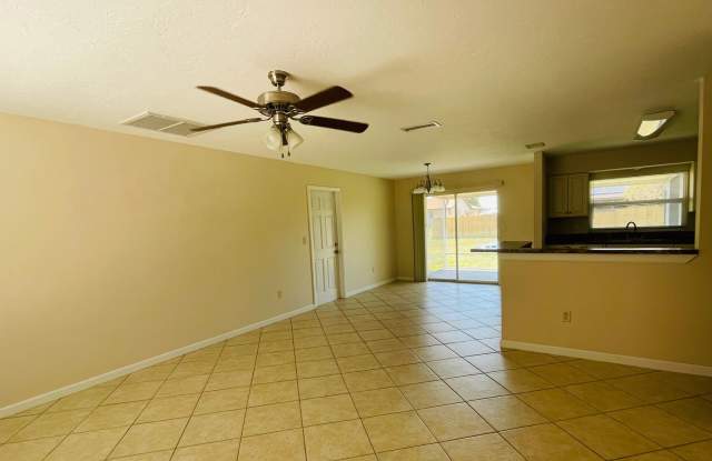PORT CHARLOTTE ANNUAL RENTAL Gallery 3