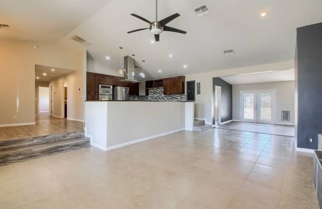 4 Bedroom 3 Bathroom Single Family Home in Phoenix photos photos
