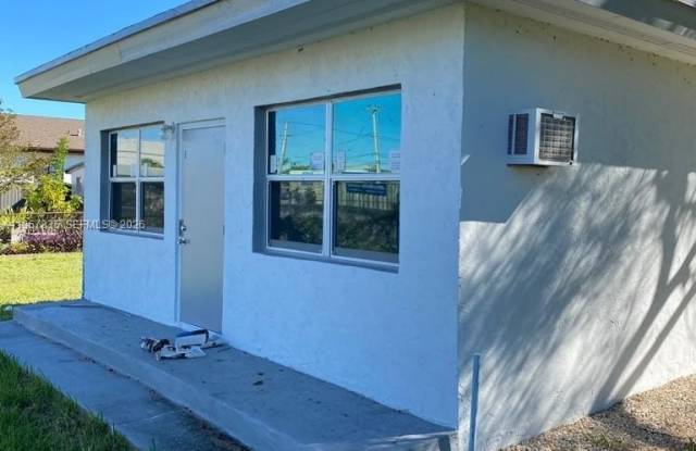 4023 SW 19th St photos photos