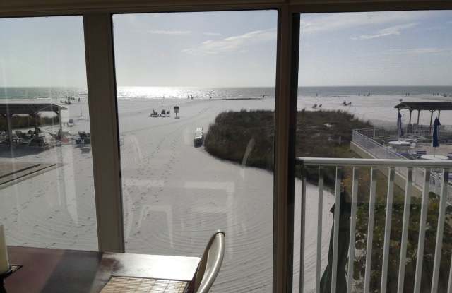 Annual UNfurnished spacious 3/3 condo on the sand of Crescent Beach on Siesta Key! - 5860 Midnight Pass Road, Siesta Key, FL 34242