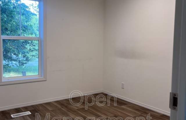 2301 Southwest Oralabor Road Gallery 2