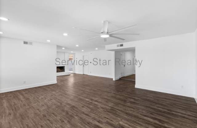 3236 E Windrose Dr Gallery 4