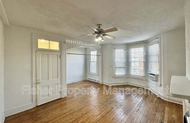 1921 Floyd Avenue Gallery 4